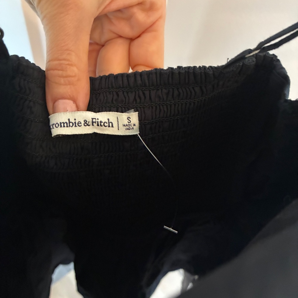 Abercrombie & Fitch Black bubble skirt Smocked back mini Dress - Picture 4 of 6